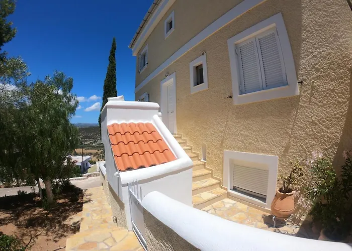 Treehouse Holiday Homes Apartment Ermioni