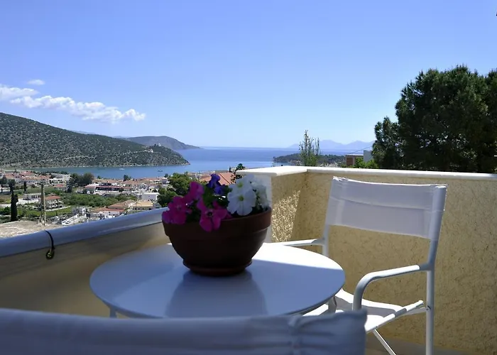 Apartment Treehouse Holiday Homes