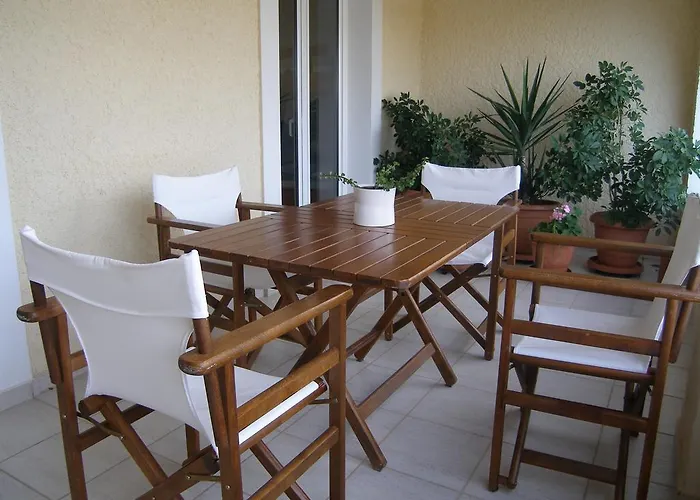 Treehouse Holiday Homes Ermioni