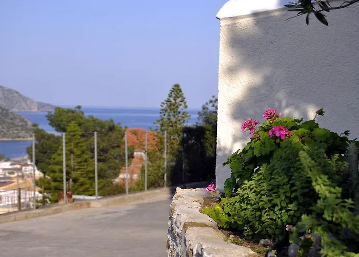 Treehouse Holiday Homes * Ermioni