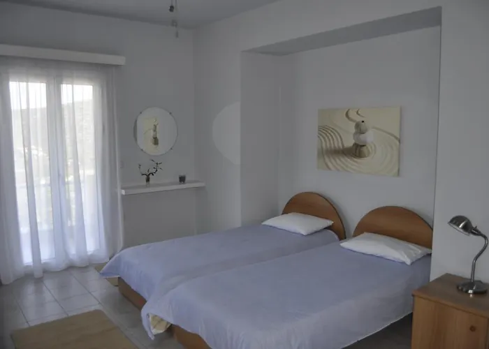 Treehouse Holiday Homes Apartment Ermioni